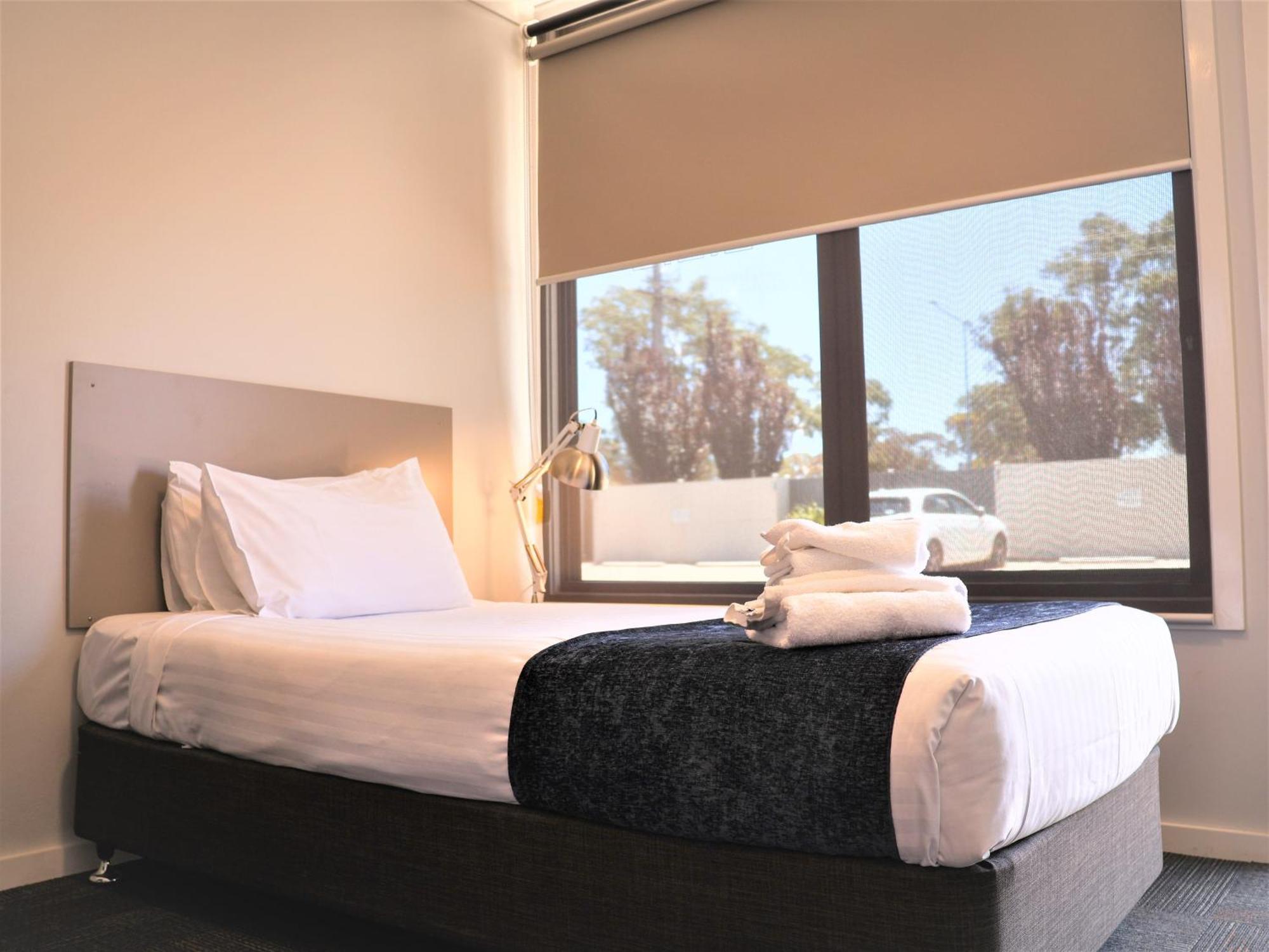 Eastend Studio Apartments ดับโบ ภายนอก รูปภาพ