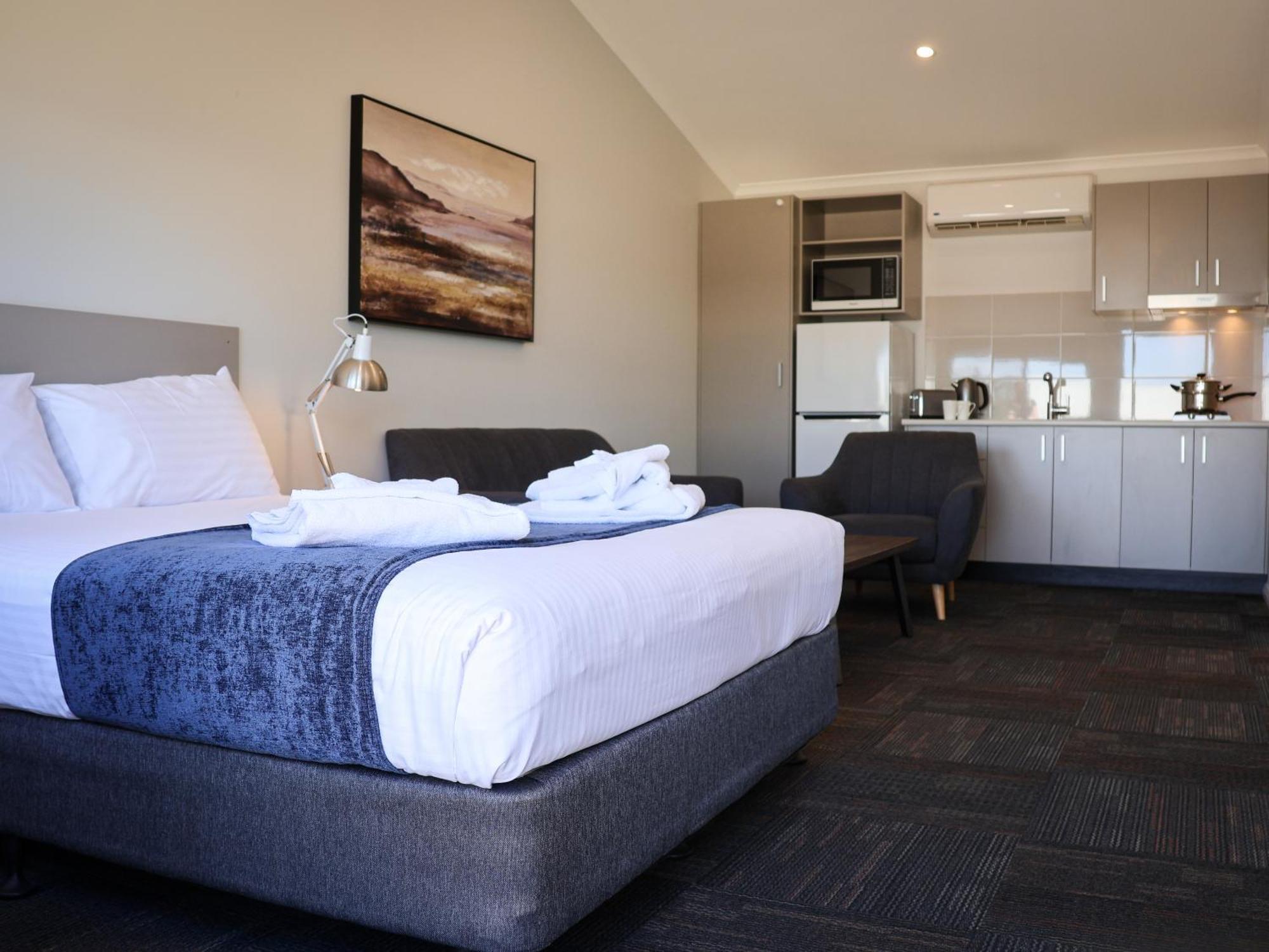 Eastend Studio Apartments ดับโบ ภายนอก รูปภาพ