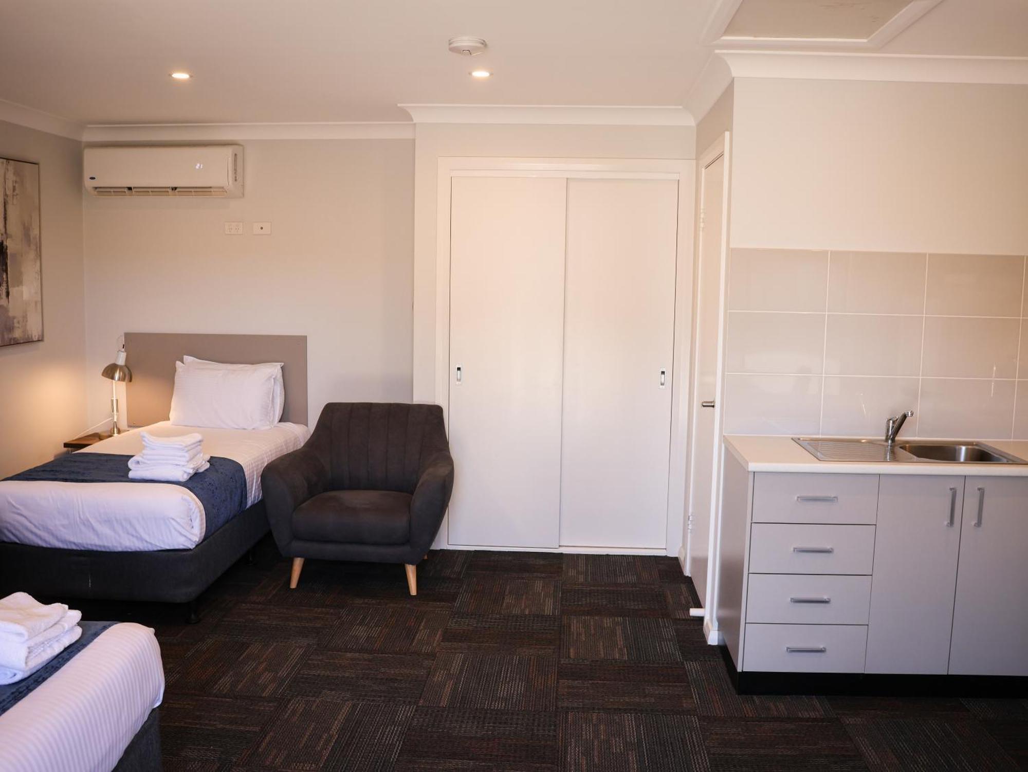 Eastend Studio Apartments ดับโบ ภายนอก รูปภาพ