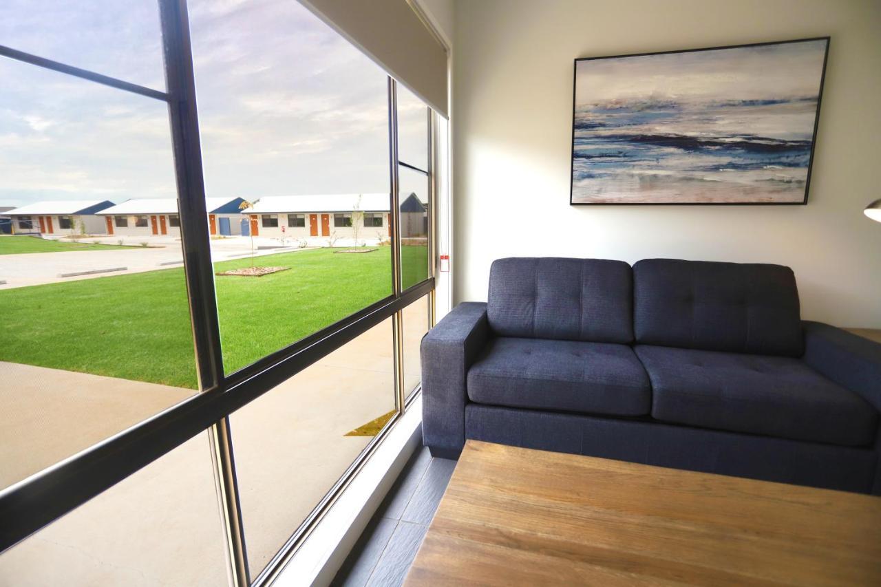 Eastend Studio Apartments ดับโบ ภายนอก รูปภาพ