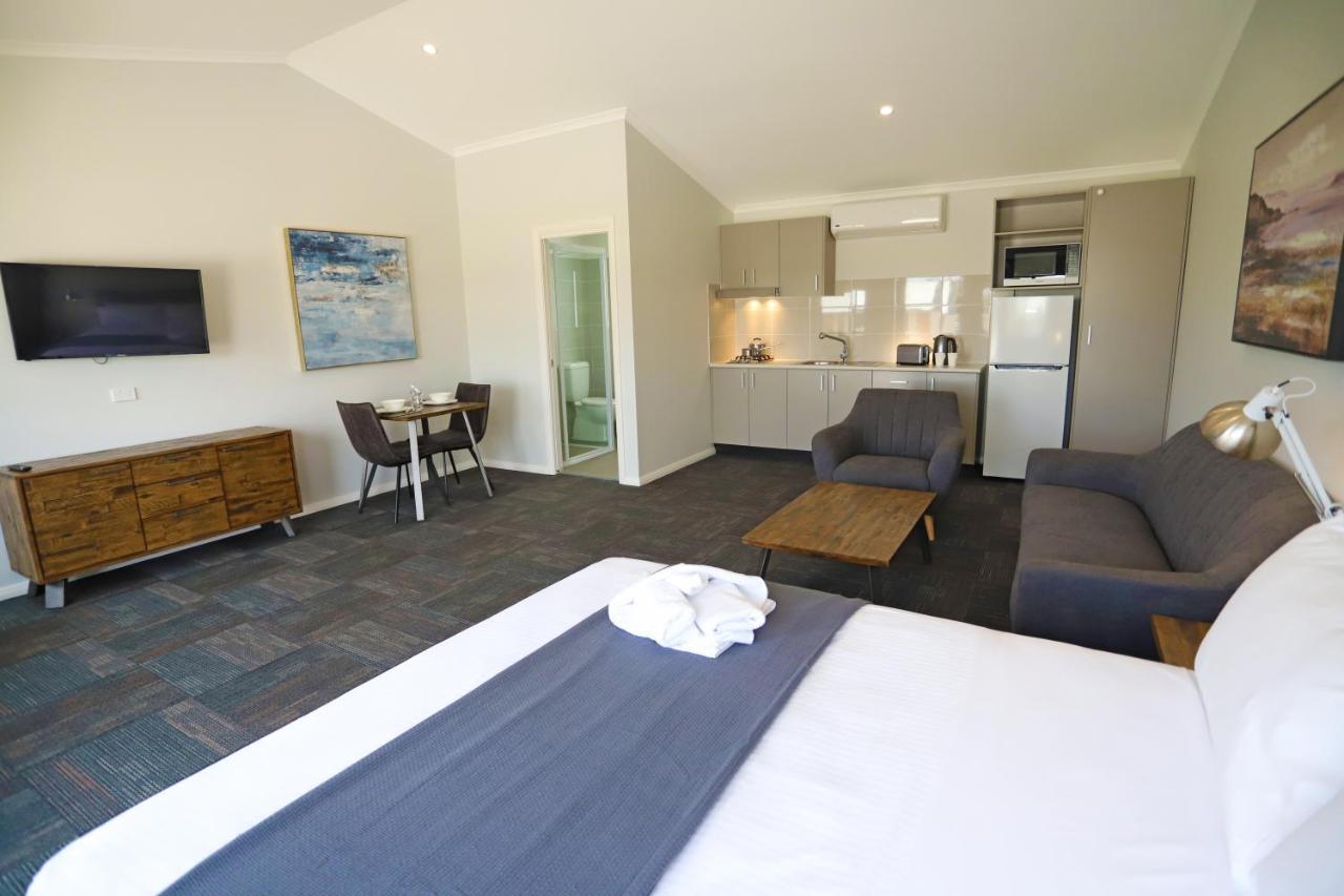 Eastend Studio Apartments ดับโบ ภายนอก รูปภาพ