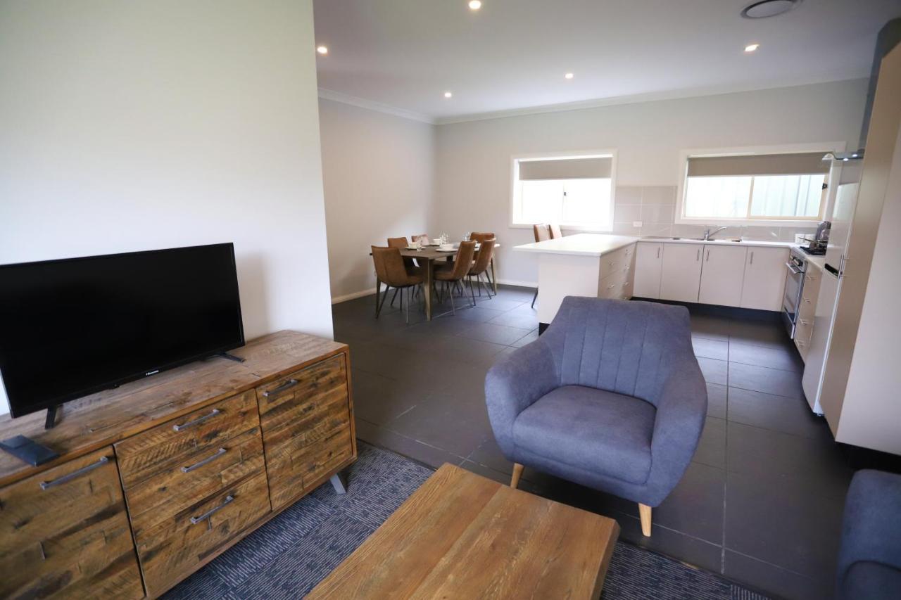 Eastend Studio Apartments ดับโบ ภายนอก รูปภาพ