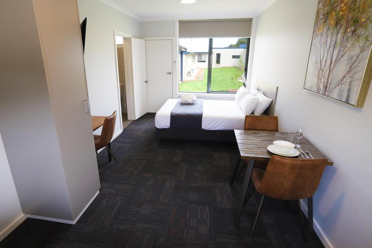 Eastend Studio Apartments ดับโบ ภายนอก รูปภาพ